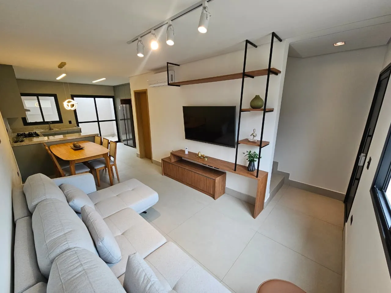 Sala e cozinha integradas — Residencial Lucarini